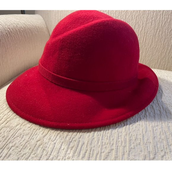 Vintage Bright Red Wool Hat - Picture 1 of 3